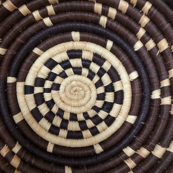 African woven basket - Picture 2 of 3